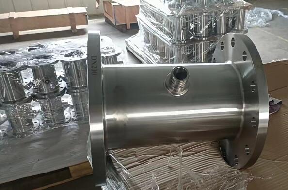 青島（dǎo）不鏽鋼加工廠家（jiā）定做各種型號規（guī）格不鏽鋼閥門